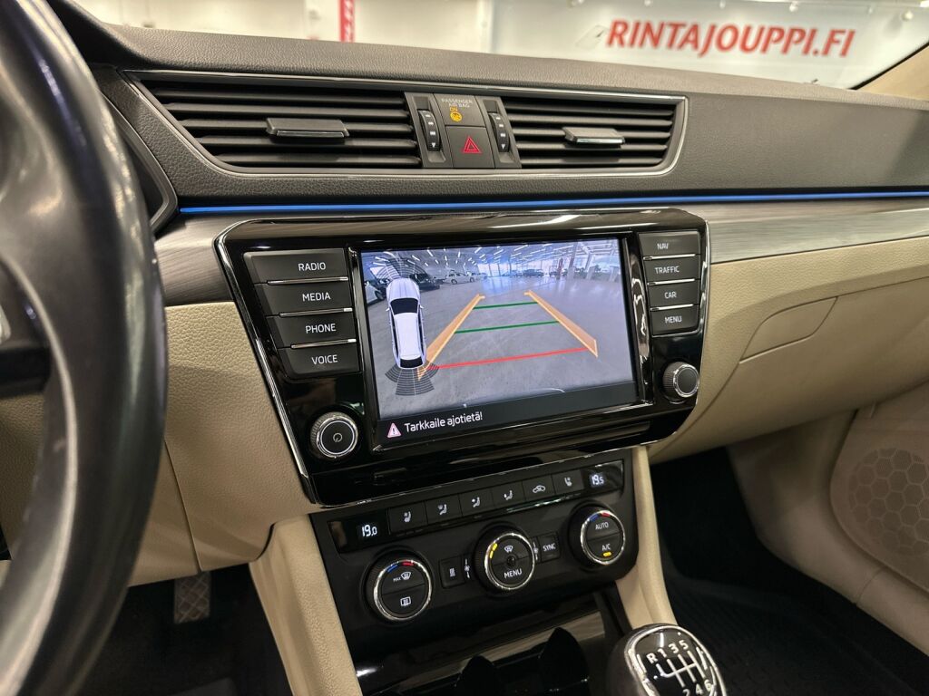 Skoda Superb 2017 Ruskea (beige)
