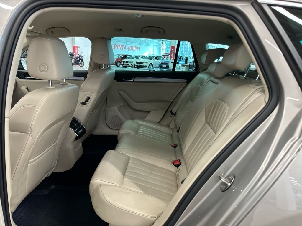 Skoda Superb 2017 Ruskea (beige)