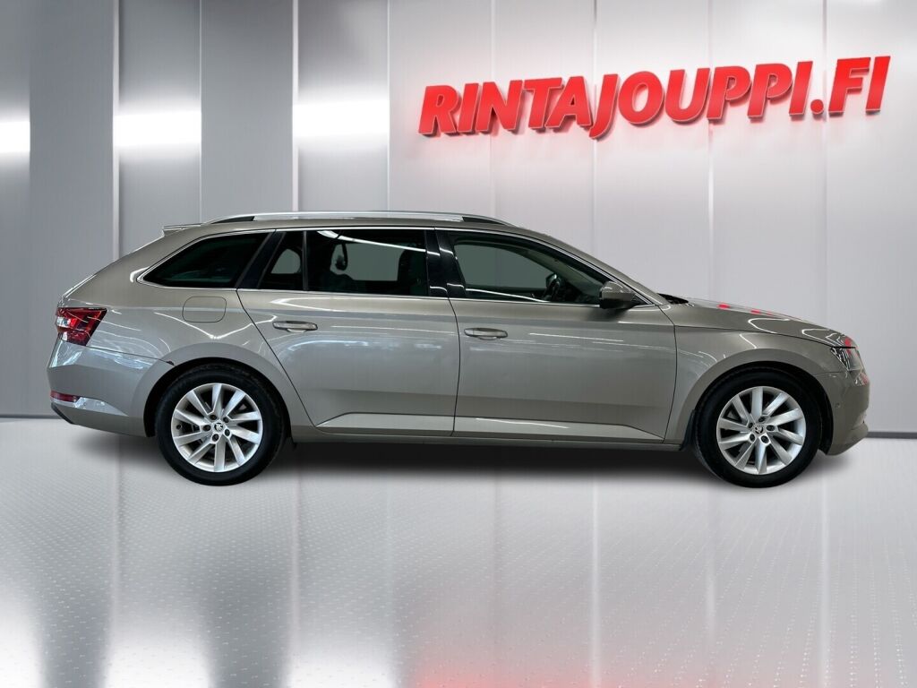 Skoda Superb 2017 Ruskea (beige)