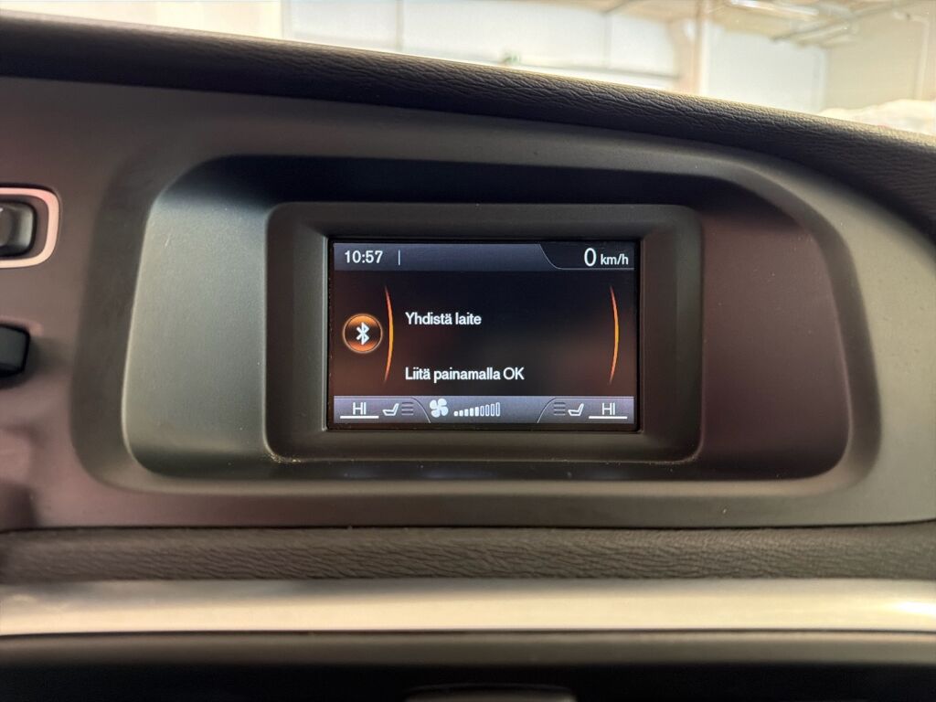 Volvo V40 2017 Ruskea (beige)