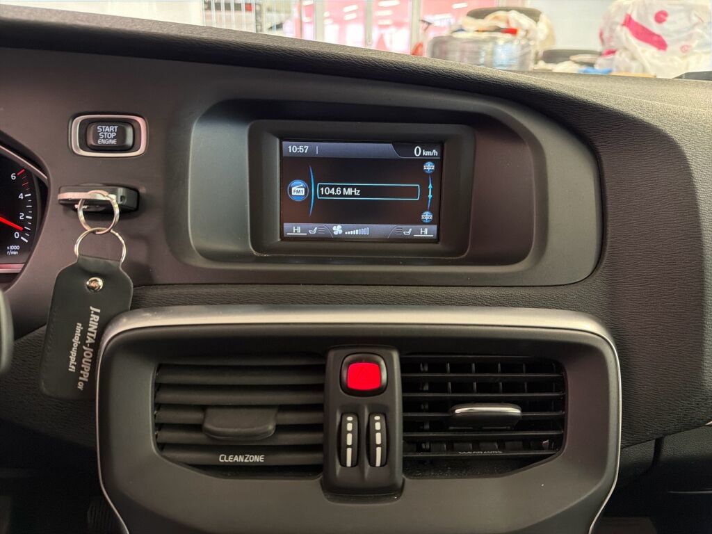 Volvo V40 2017 Ruskea (beige)