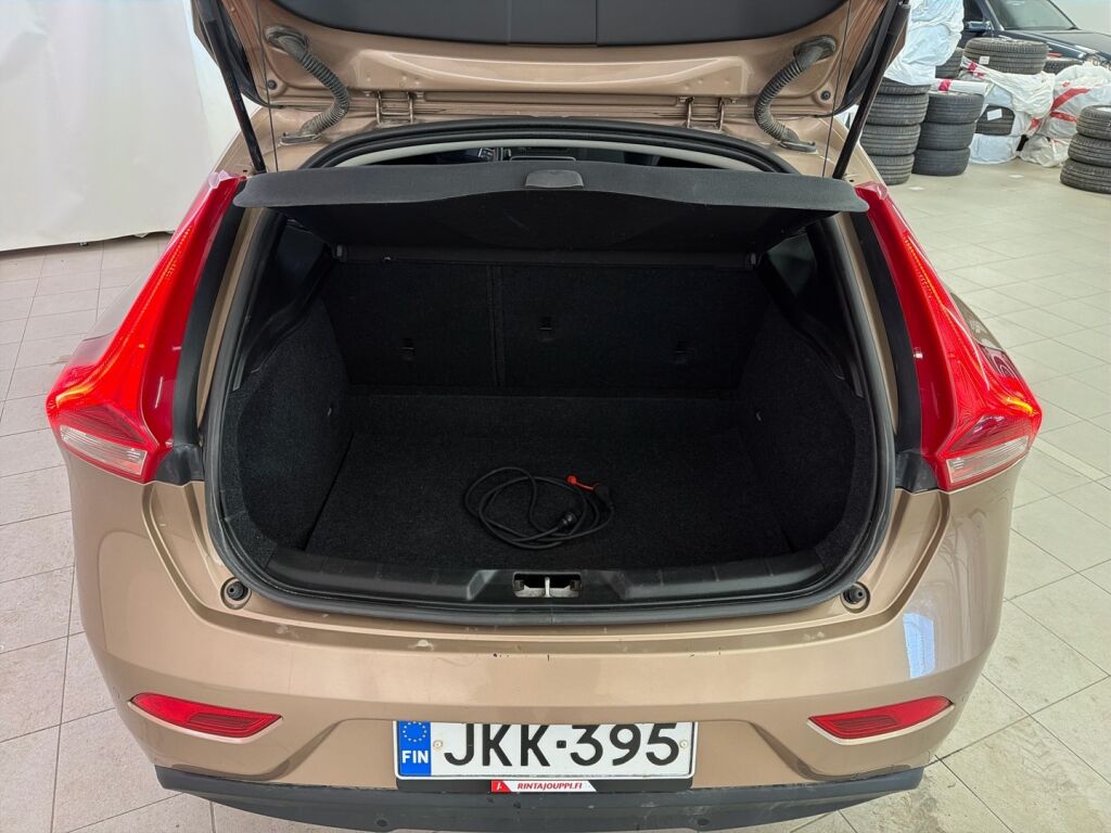 Volvo V40 2017 Ruskea (beige)