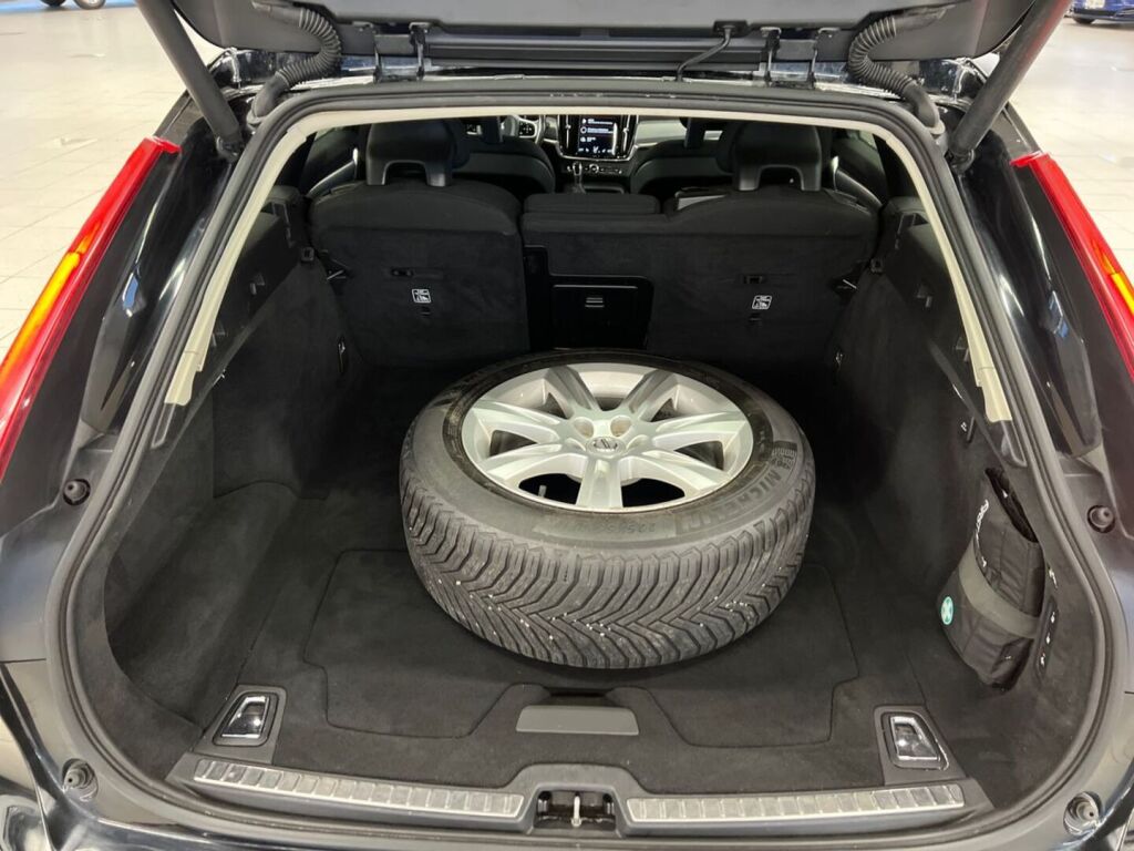 Volvo V90 2016 Musta