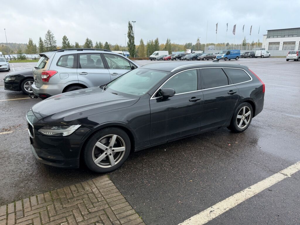 Volvo V90 2016 Musta