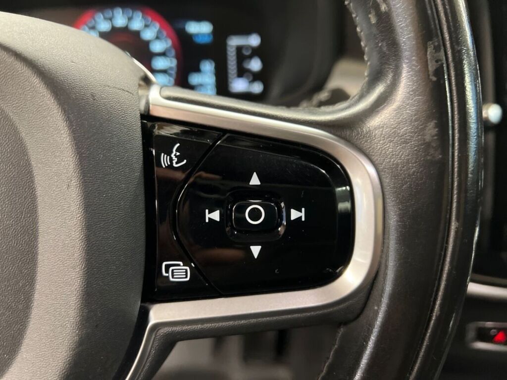 Volvo V90 2016 Musta