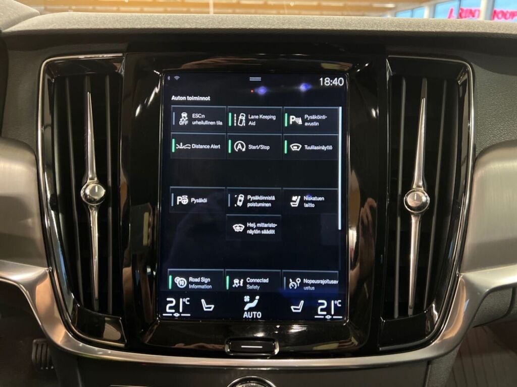 Volvo V90 2016 Musta