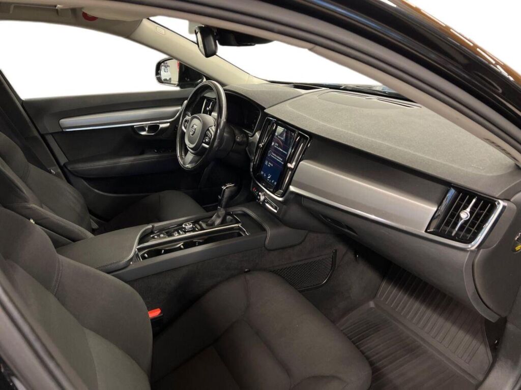 Volvo V90 2016 Musta