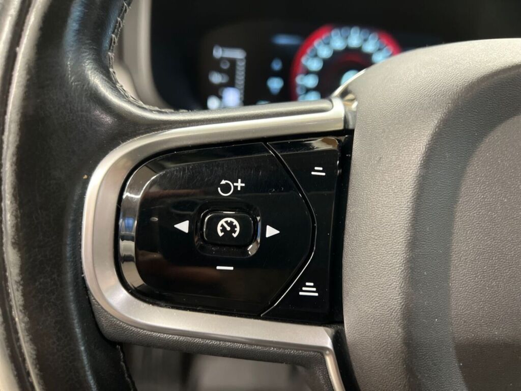 Volvo V90 2016 Musta