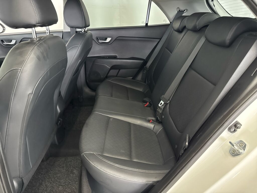 Kia Rio 2017 Valkoinen