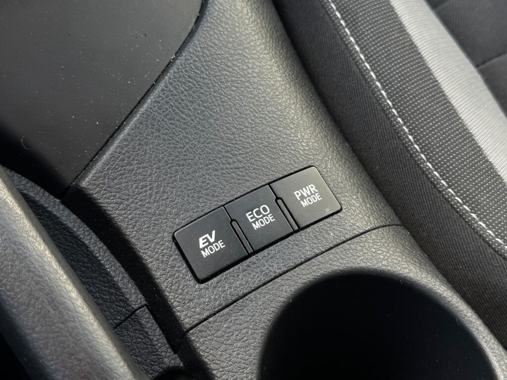 Toyota Auris 2017 Harmaa