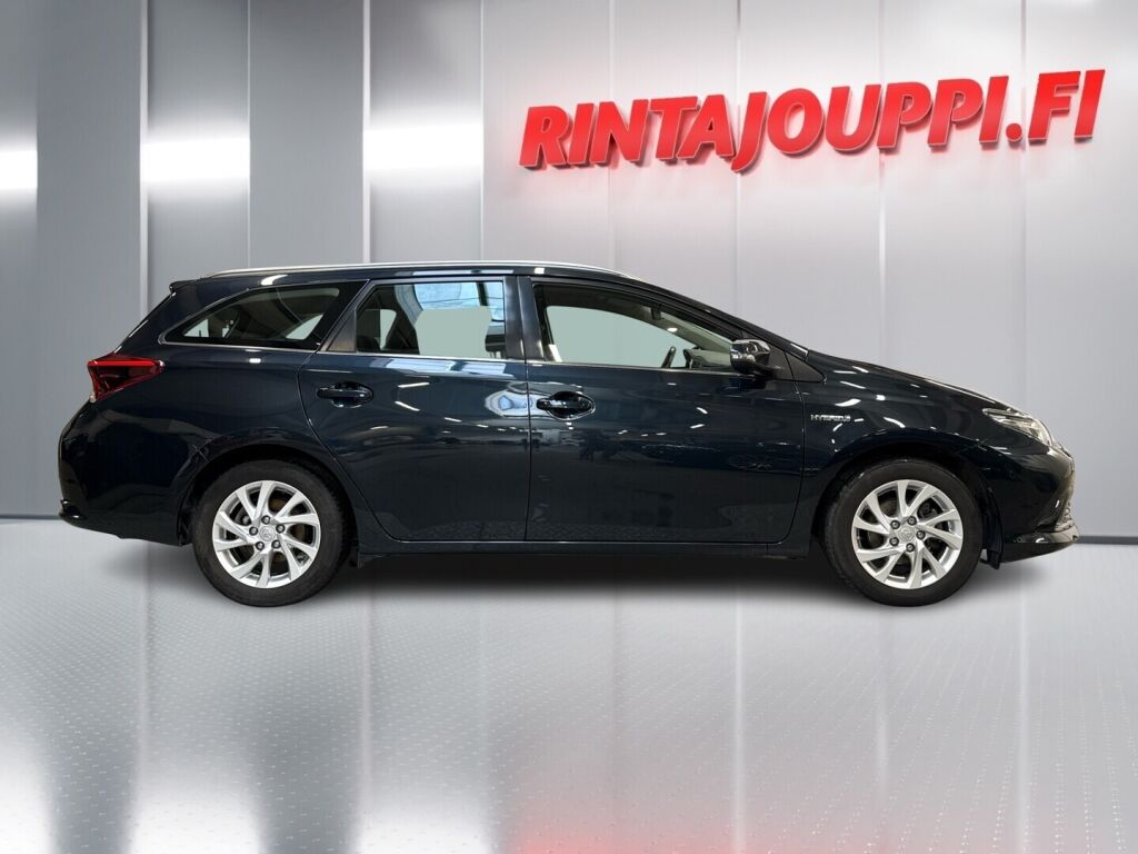Toyota Auris 2017 Harmaa