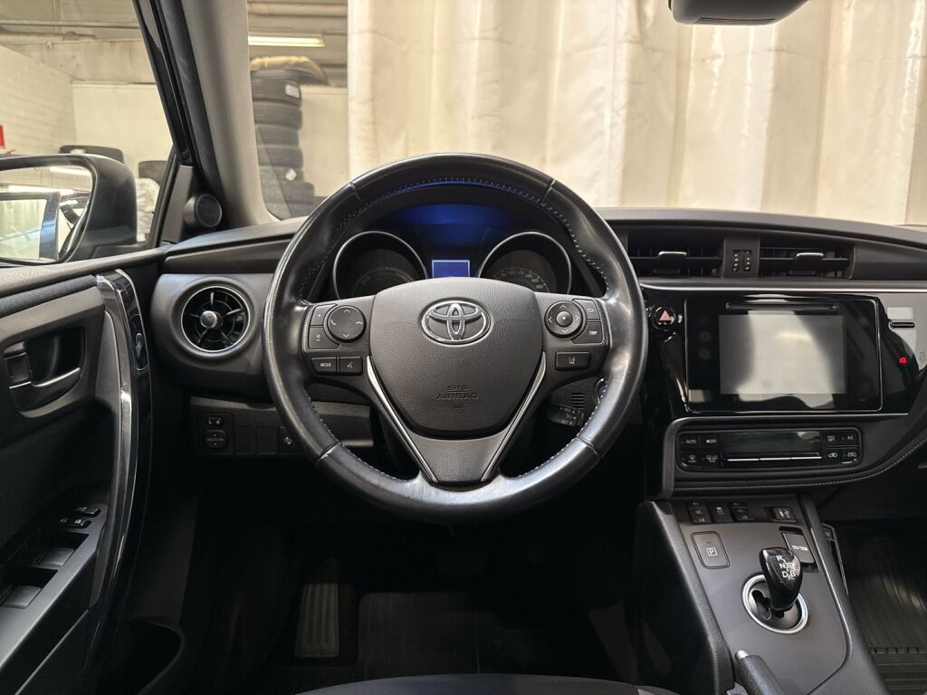 Toyota Auris 2017 Harmaa