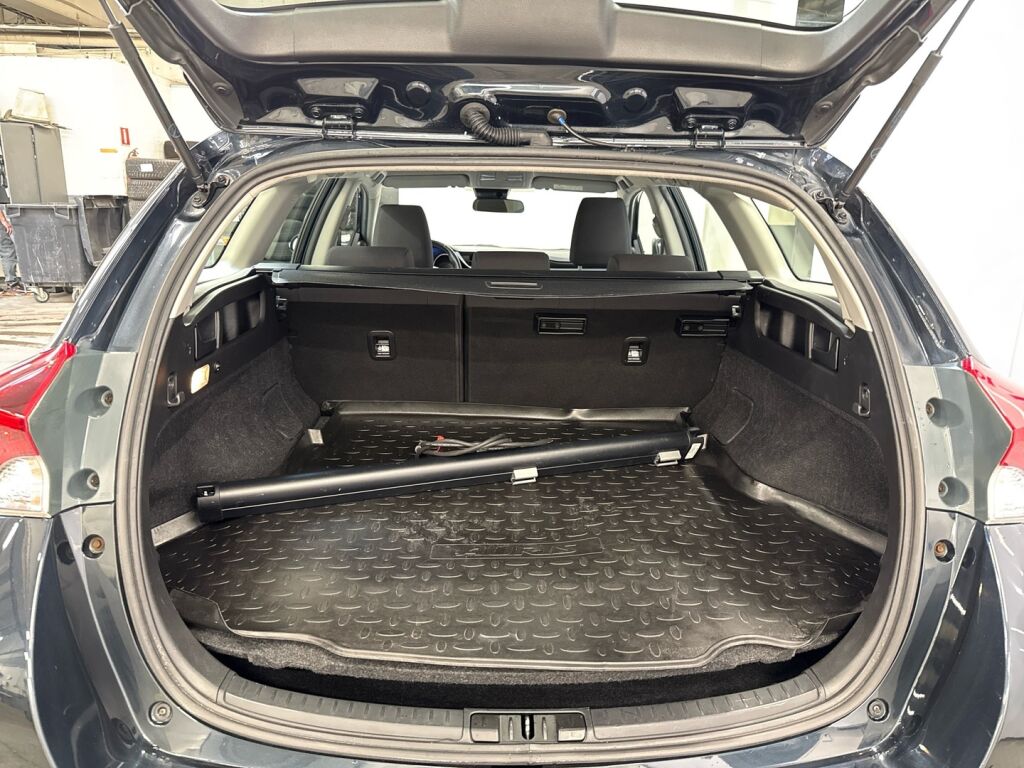 Toyota Auris 2017 Harmaa