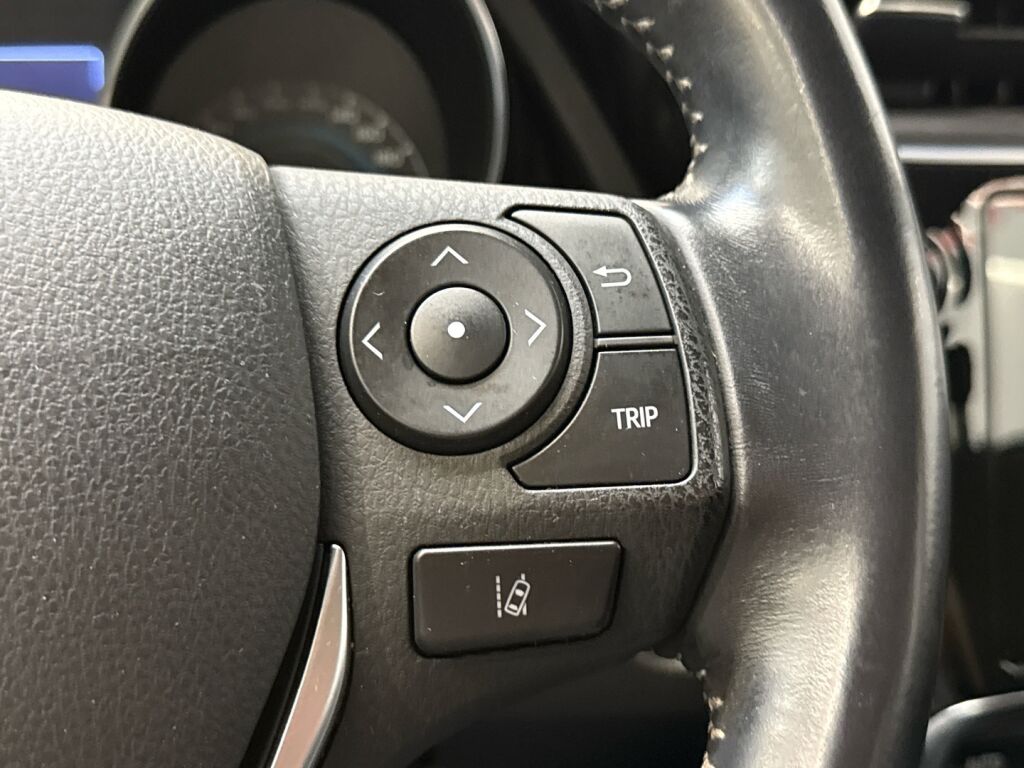 Toyota Auris 2017 Harmaa