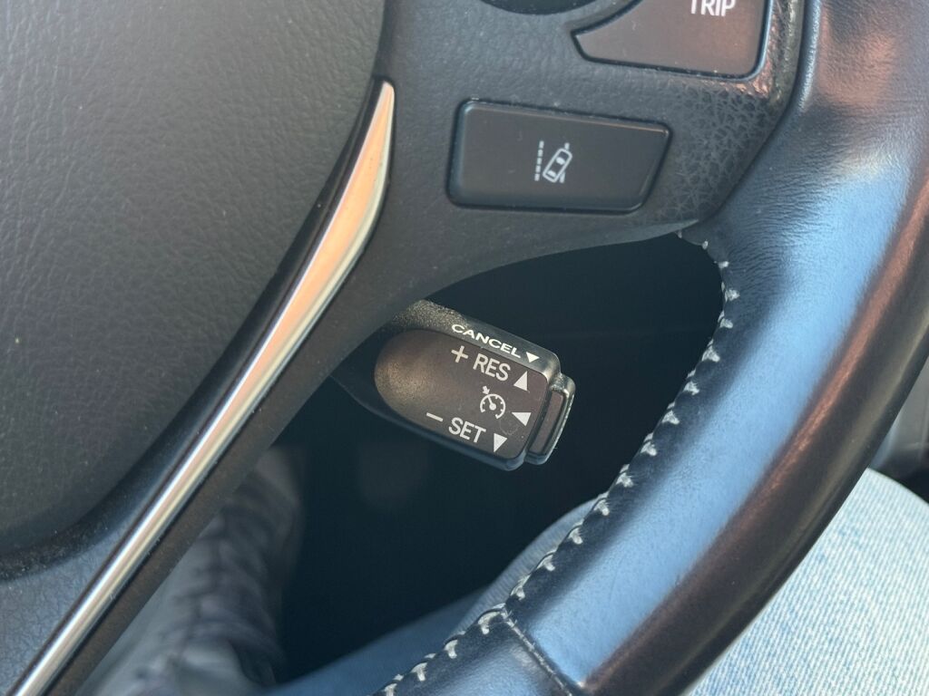 Toyota Auris 2017 Harmaa