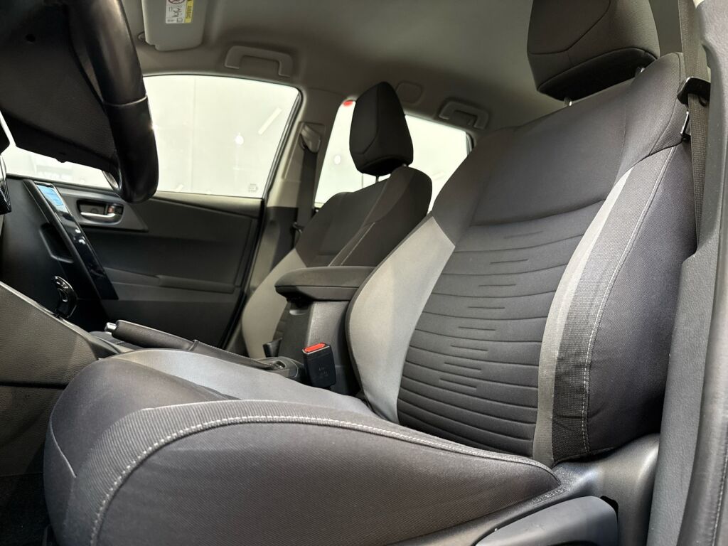 Toyota Auris 2017 Harmaa