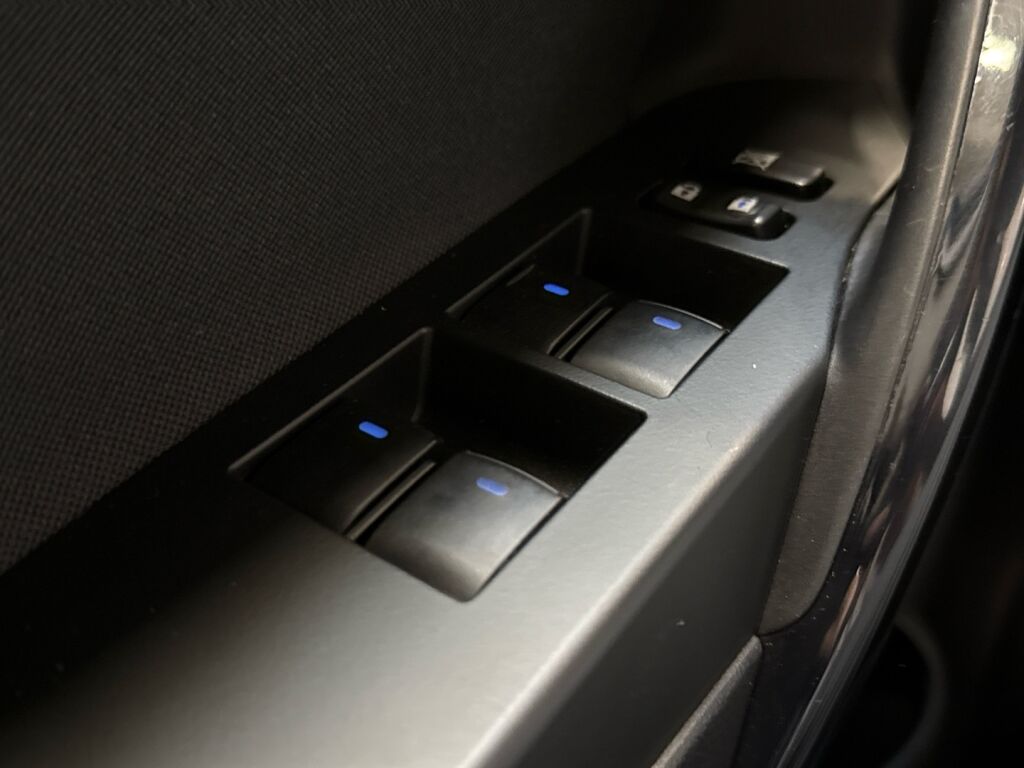 Toyota Auris 2017 Harmaa