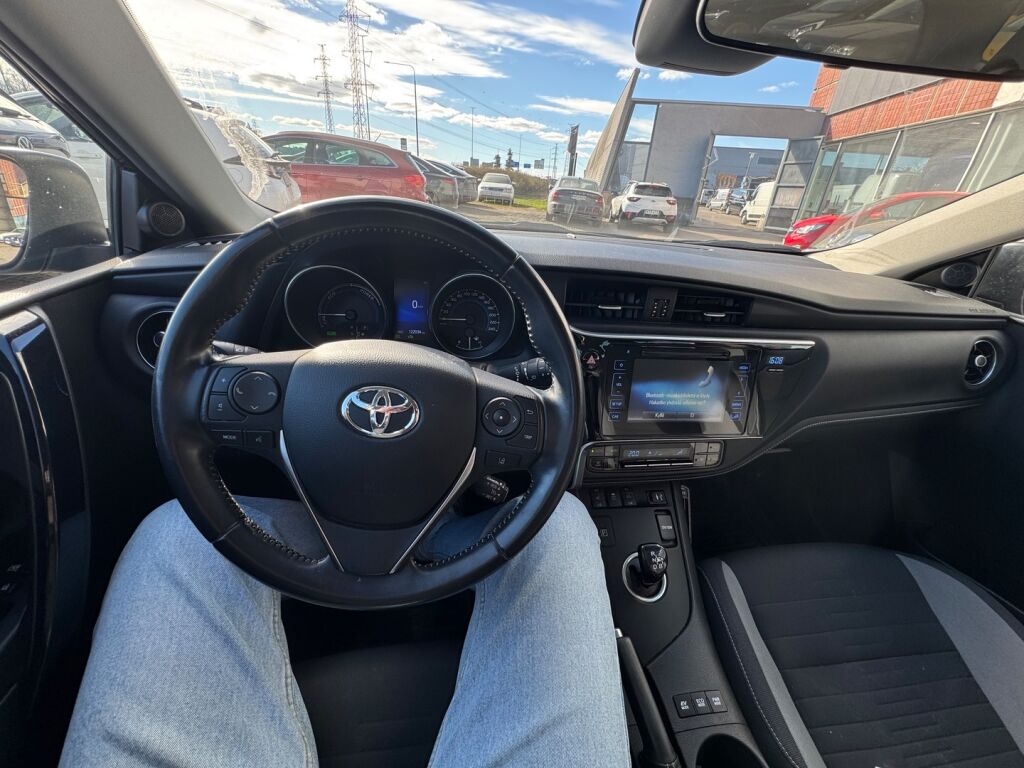 Toyota Auris 2017 Harmaa