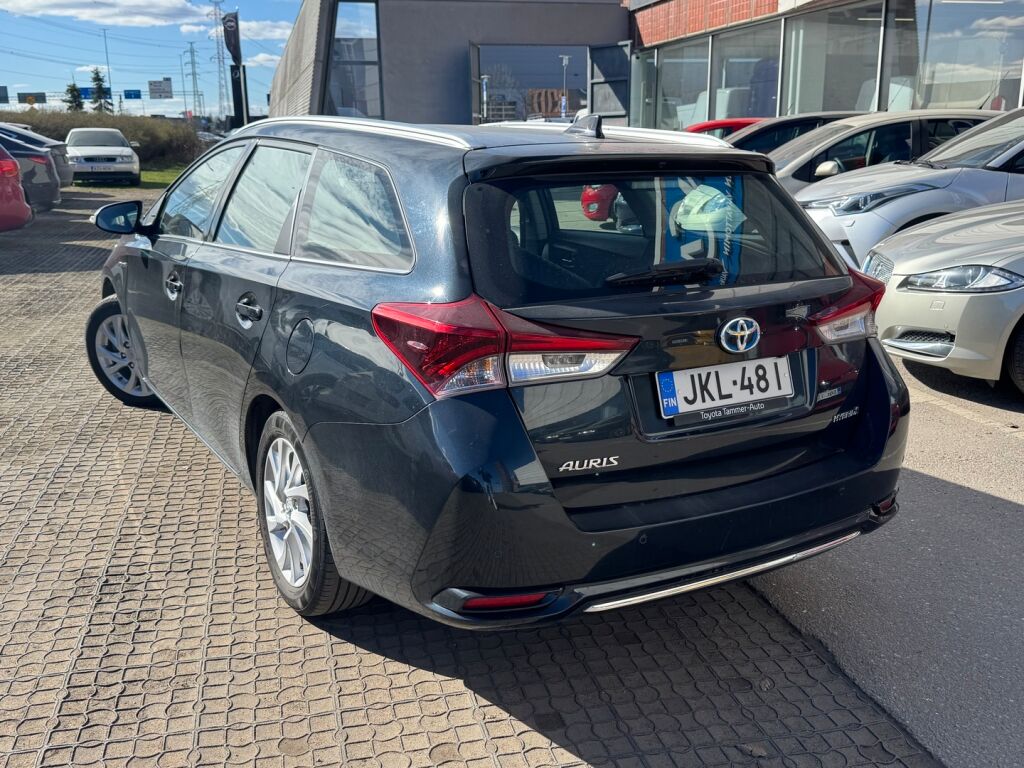 Toyota Auris 2017 Harmaa