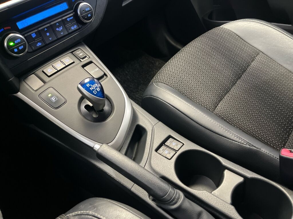 Toyota Auris 2013 Harmaa