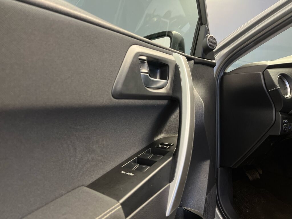 Toyota Auris 2013 Harmaa