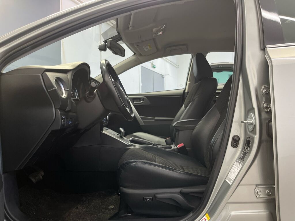 Toyota Auris 2013 Harmaa