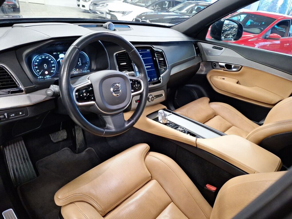 Volvo XC90 2017 Musta