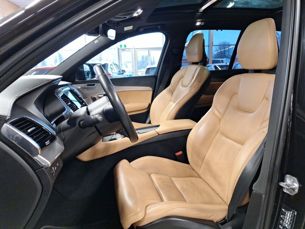 Volvo XC90 2017 Musta