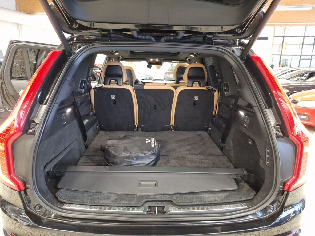 Volvo XC90 2017 Musta