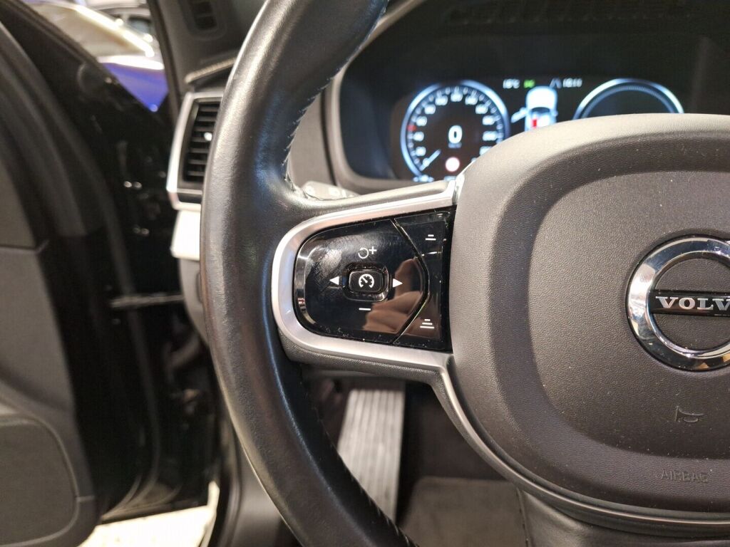 Volvo XC90 2017 Musta