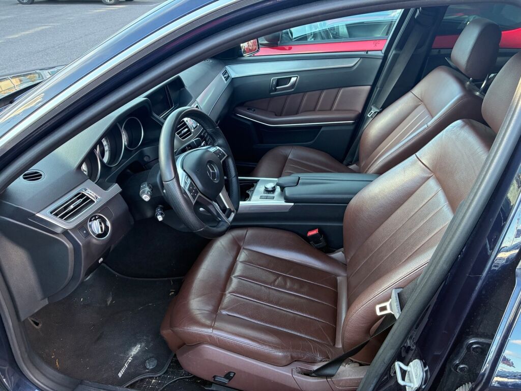 Mercedes-Benz E 2015 Sininen