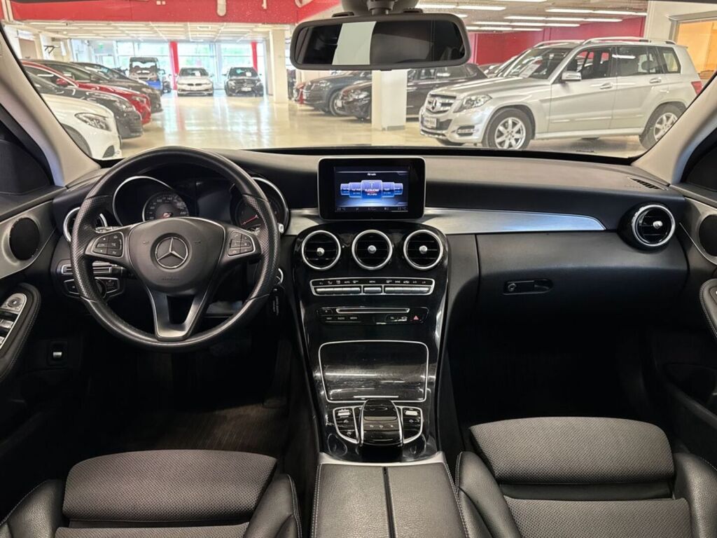 Mercedes-Benz C 2016 Musta