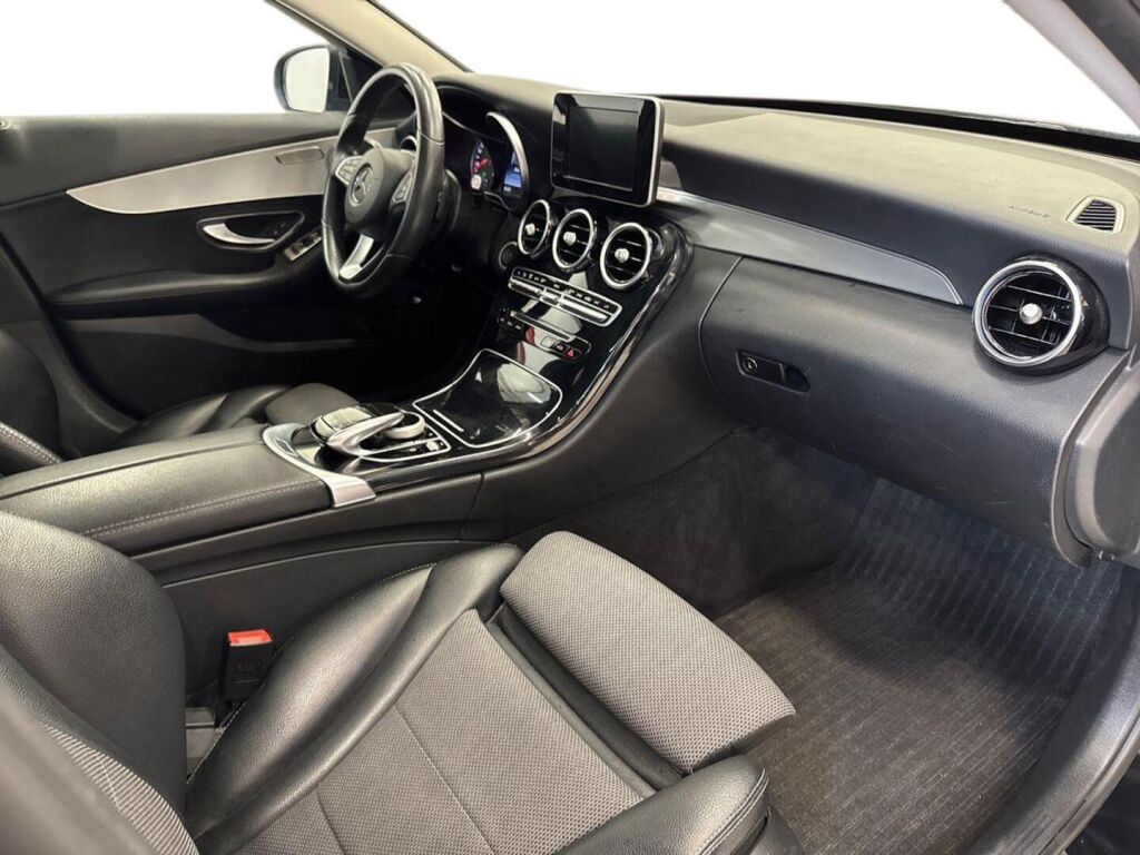 Mercedes-Benz C 2016 Musta