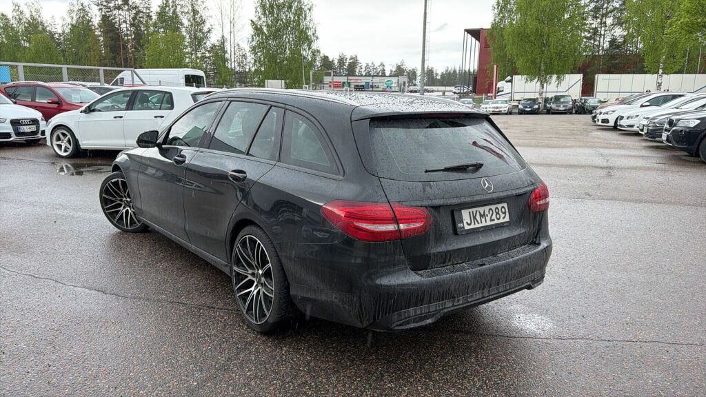 Mercedes-Benz C 2016 Musta