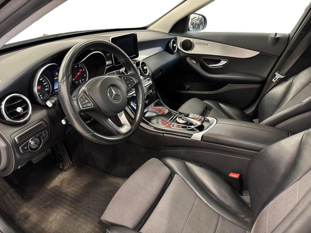 Mercedes-Benz C 2016 Musta