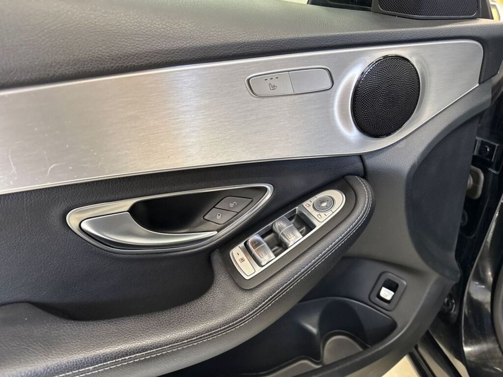 Mercedes-Benz C 2016 Musta