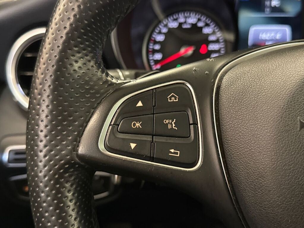 Mercedes-Benz C 2016 Musta