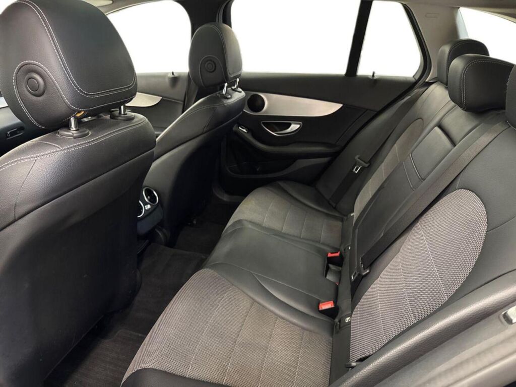 Mercedes-Benz C 2016 Musta
