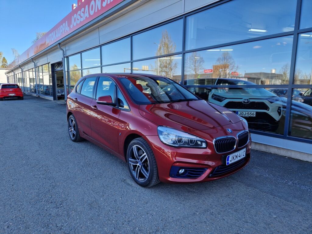 BMW 225 2017 Punainen