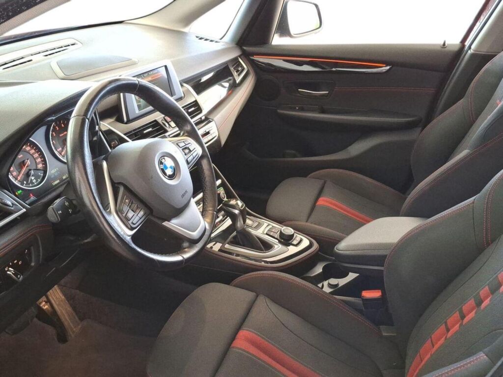 BMW 225 2017 Punainen