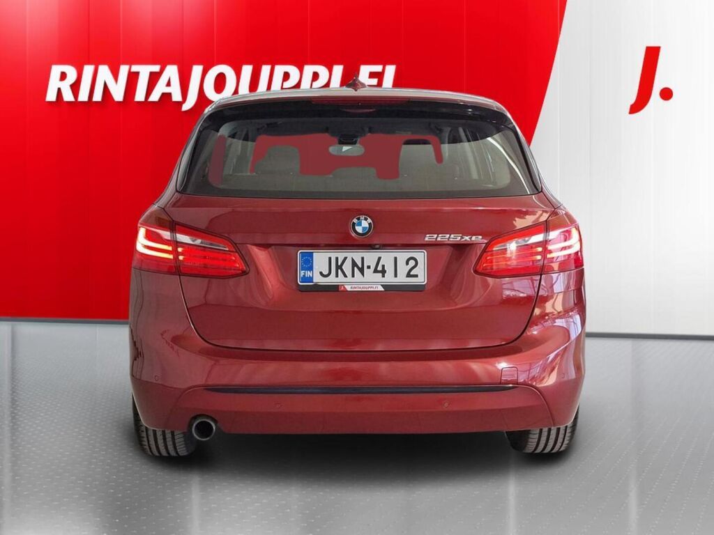 BMW 225 2017 Punainen