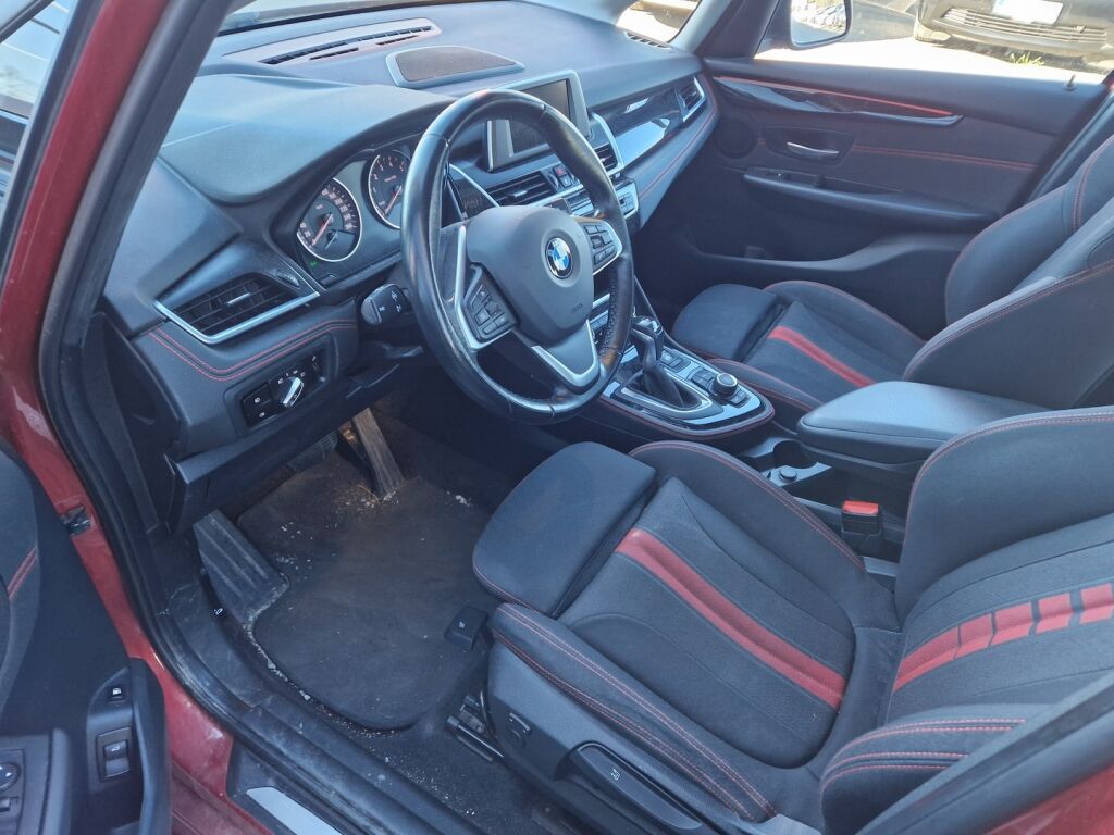 BMW 225 2017 Punainen