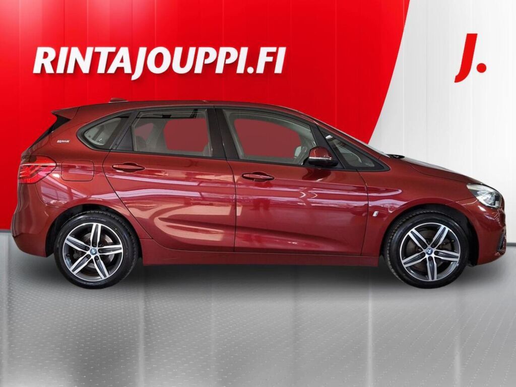 BMW 225 2017 Punainen