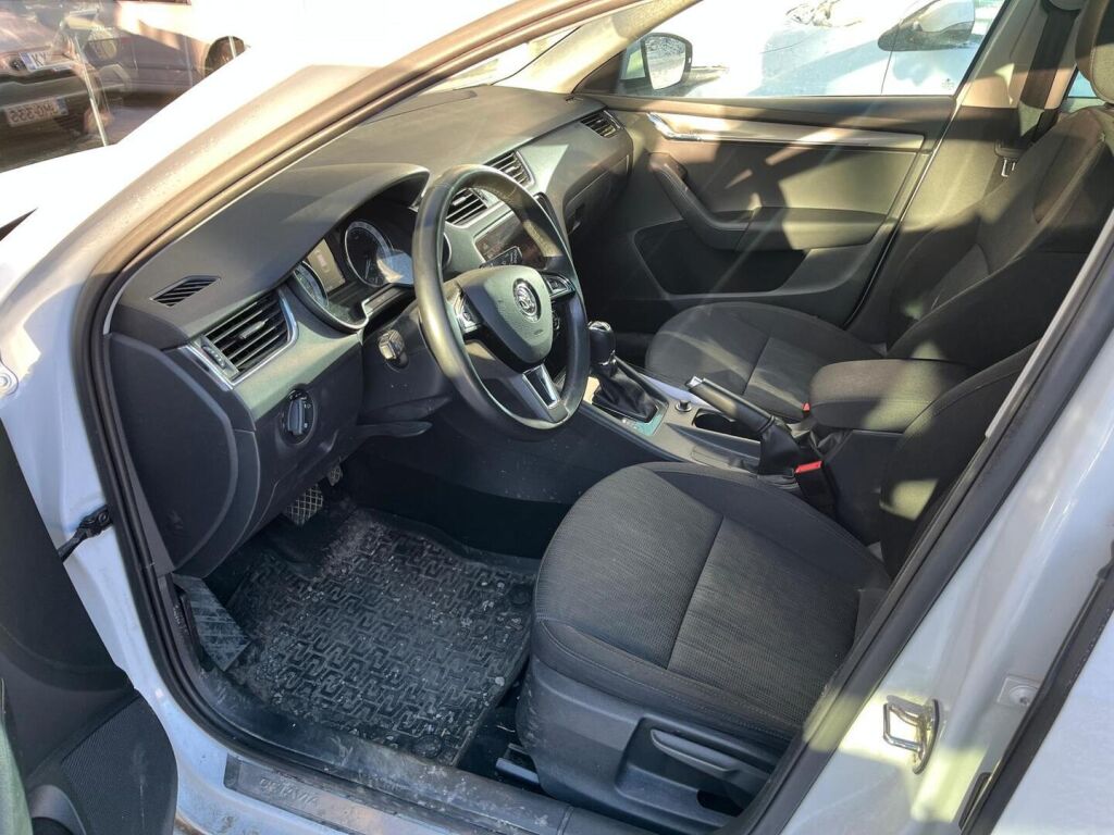 Skoda Octavia 2017 Valkoinen