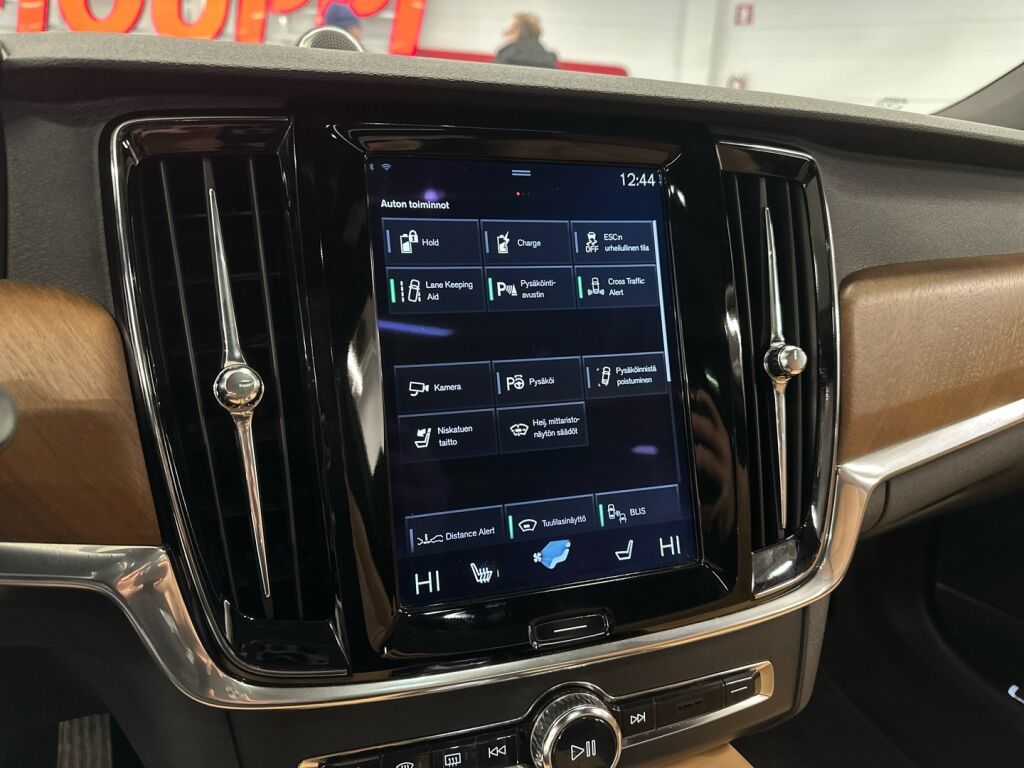 Volvo V90 2018 Ruskea (beige)