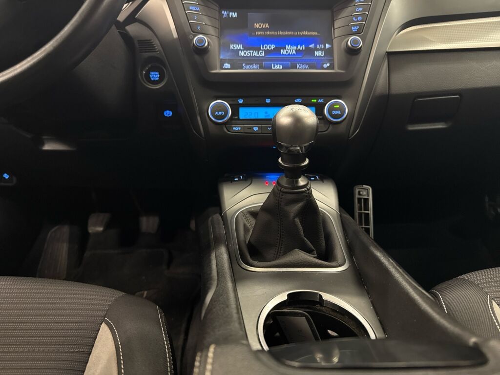 Toyota Avensis 2016 Harmaa