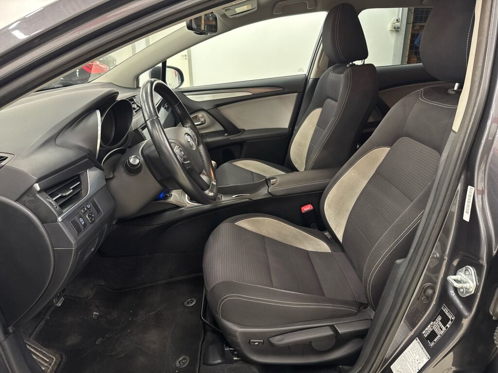 Toyota Avensis 2016 Harmaa