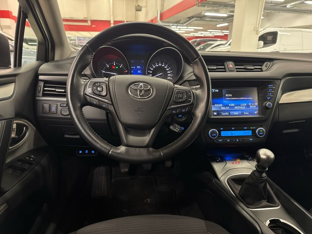 Toyota Avensis 2016 Harmaa