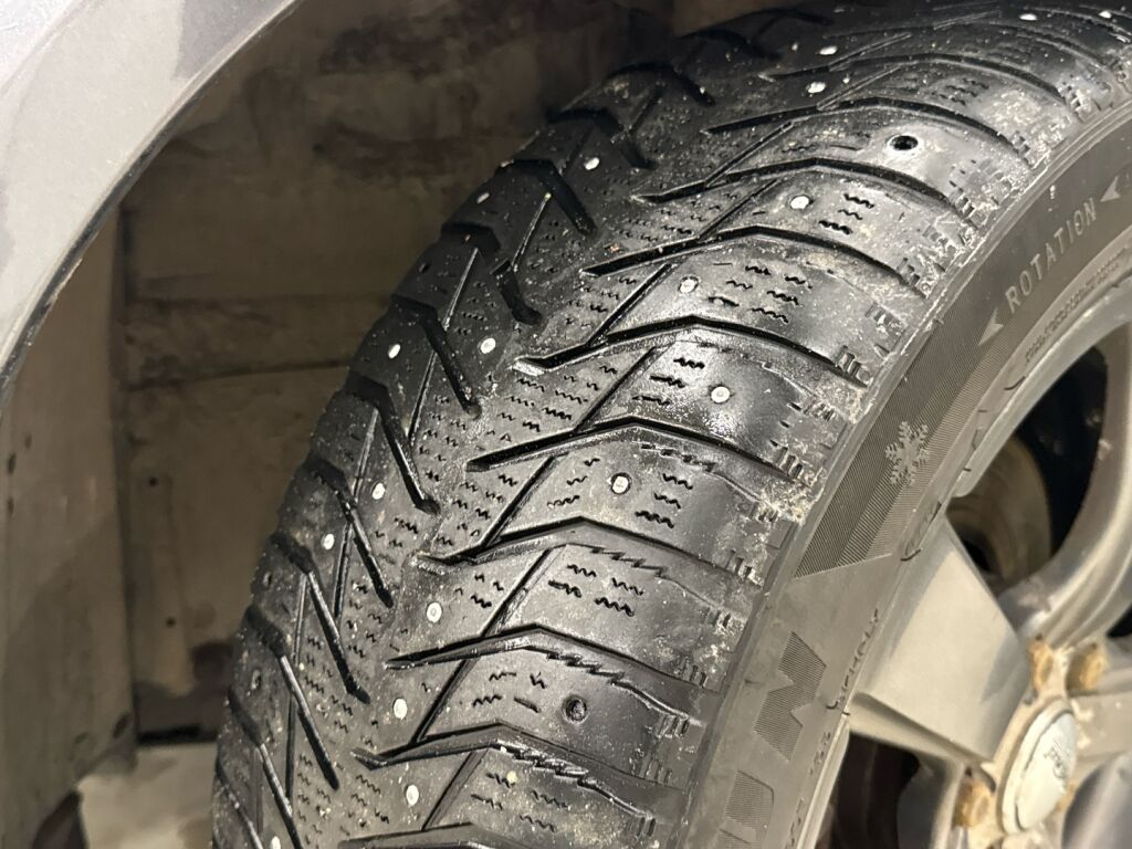 Toyota Avensis 2016 Harmaa