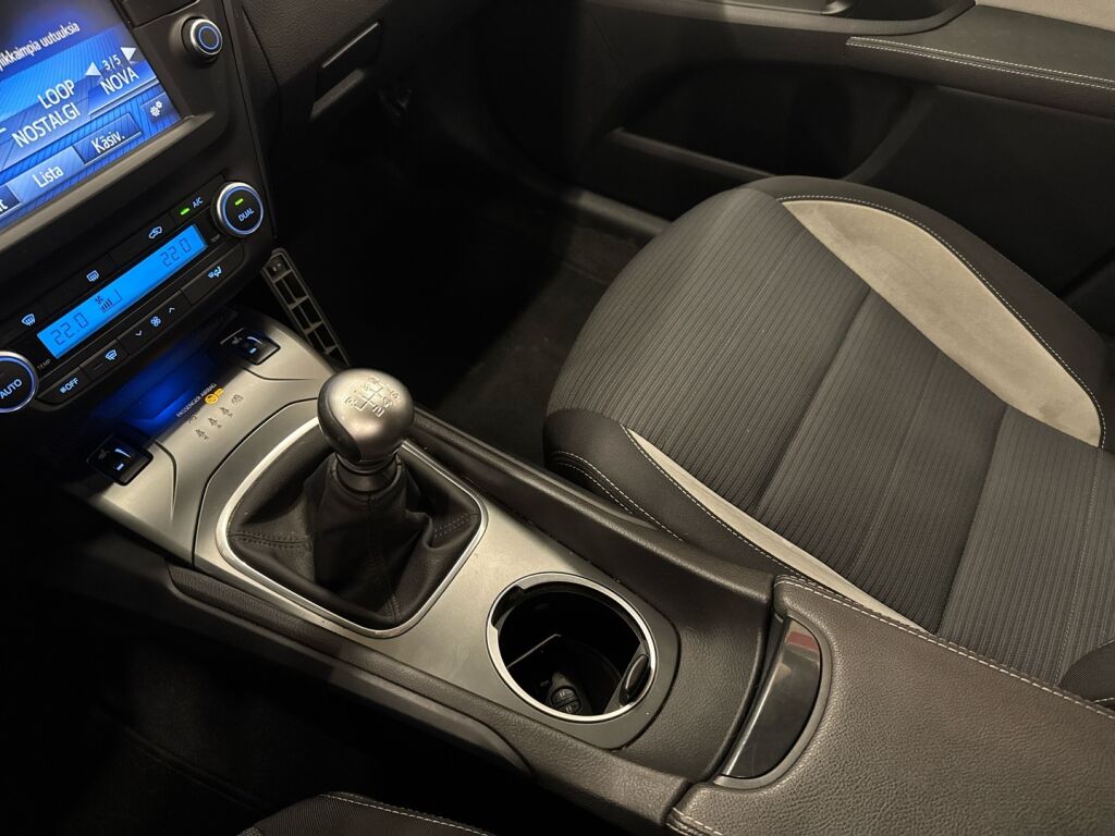 Toyota Avensis 2016 Harmaa